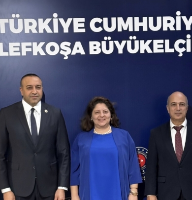 Federasyonu Başkanımız Sayın Halis Avşar, Kuzey Kıbrıs Türk Cumhuriyeti Büyükelçiliği Birinci Müsteşarı Sayın Rana Sezal Gökmen Hanımefendiyi makamında ziyaret etmiştir.